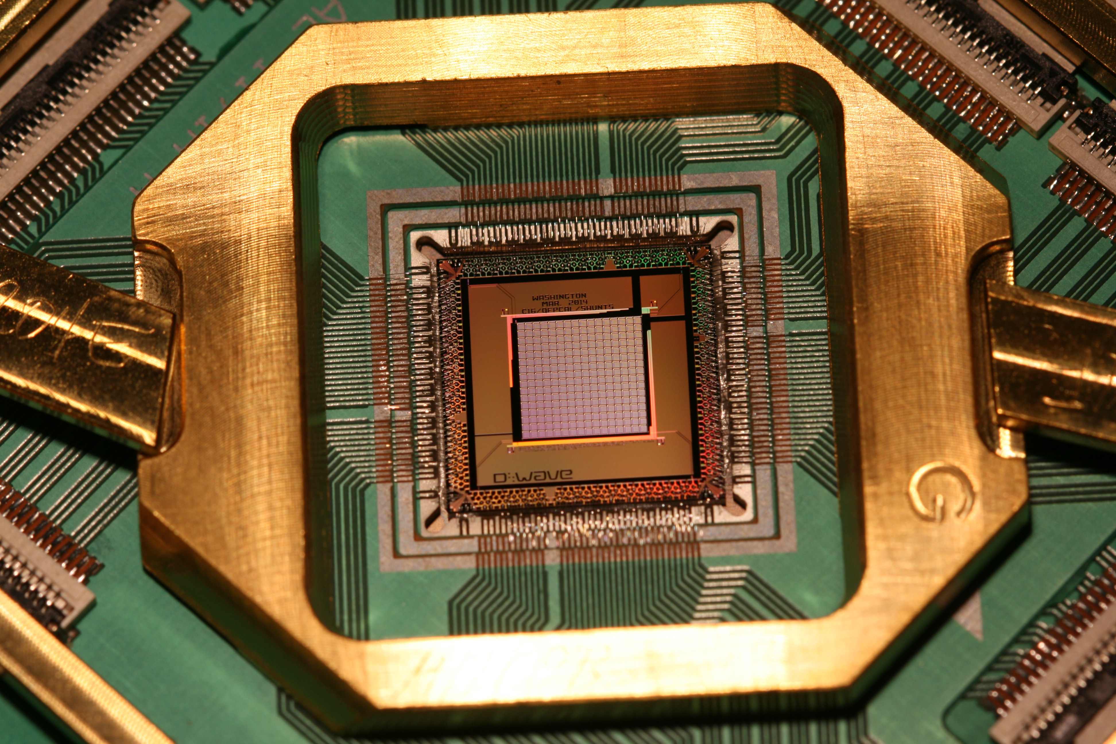 Кубит компьютер. D-Wave 2000q. D-Wave 2000q процессор. Intel 49 кубитный квантовый чип. Кубит квантовый компьютер.