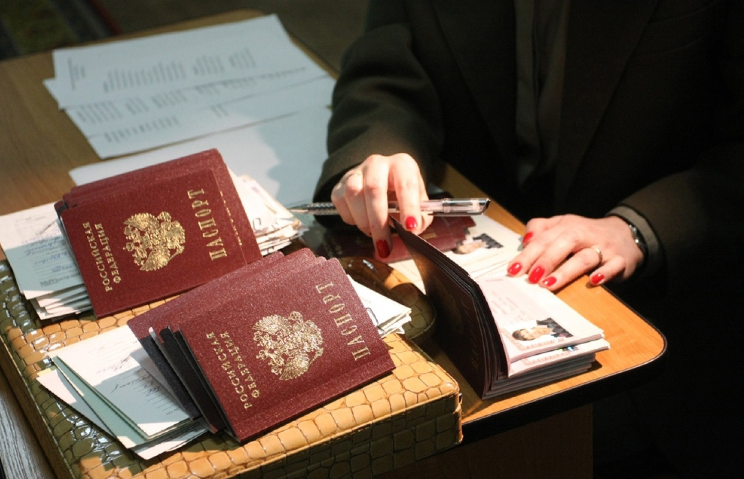 Паспортный стол временная регистрация. Прописка в квартире. Фиктивная постановка на учет иностранного гражданина. Фиктивная прописка.